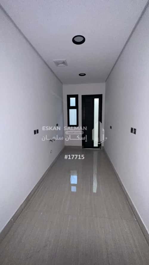 فيلا 245.5 متر مربع غربية على شارع 15م ضاحية الملك فهد، الدمام