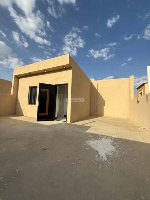 فيلا 364 متر مربع شرقية على شارع 30م الورود، خميس مشيط