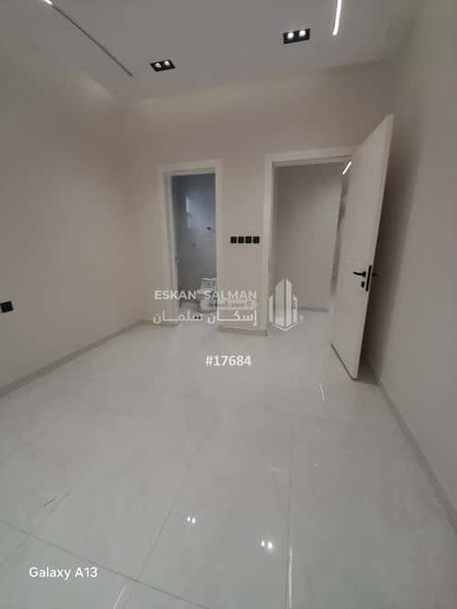 Floor 155 SQM with 5 bedrooms السعادة، شرق الرياض، الرياض