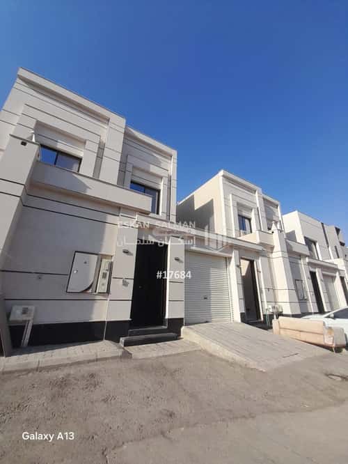 Floor 155 SQM with 5 bedrooms السعادة، شرق الرياض، الرياض