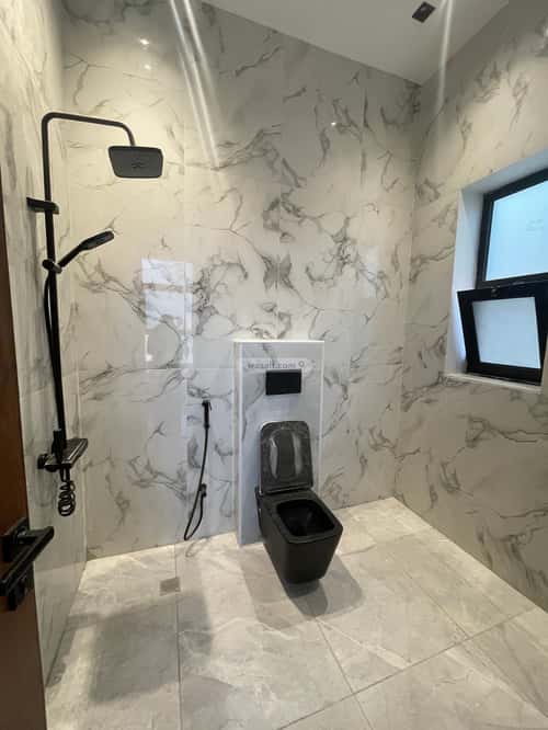 فيلا 360 متر مربع شرقية على شارع 30م قصر الخليج، الدمام