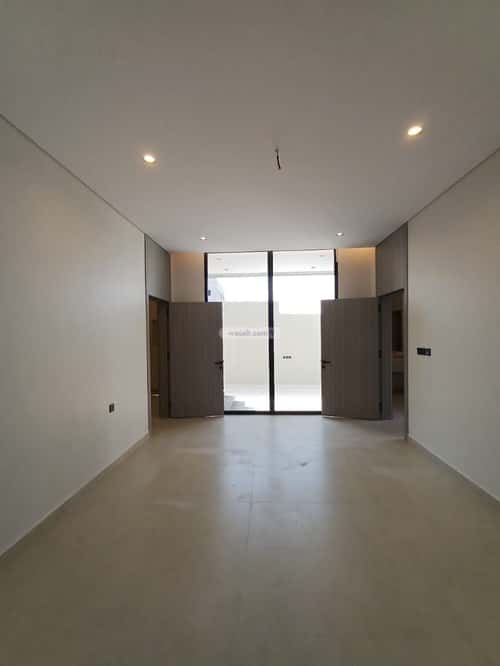 فيلا 300 متر مربع شرقية على شارع 15م الفلاح، شرق جدة، جدة