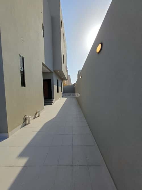 Villa 300 SQM Facing East on 15m Width Street Al Falah, East Jeddah, Jeddah