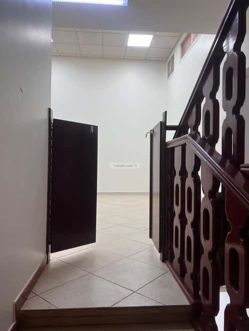 فيلا 250 متر مربع شمالية على شارع 15م الربوة، وسط الرياض، الرياض