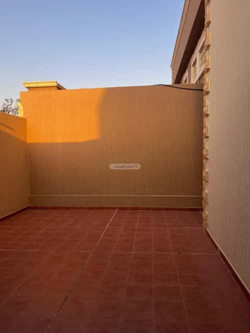 فيلا 250 متر مربع شمالية على شارع 15م الربوة، وسط الرياض، الرياض