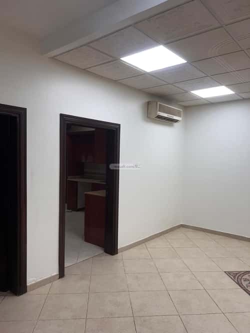 فيلا 250 متر مربع شمالية على شارع 15م الربوة، وسط الرياض، الرياض