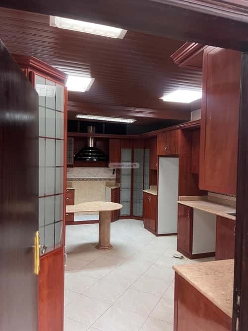 فيلا 250 متر مربع شمالية على شارع 15م الربوة، وسط الرياض، الرياض