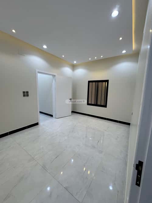Floor 214 SQM with 6 bedrooms الورود، خميس مشيط
