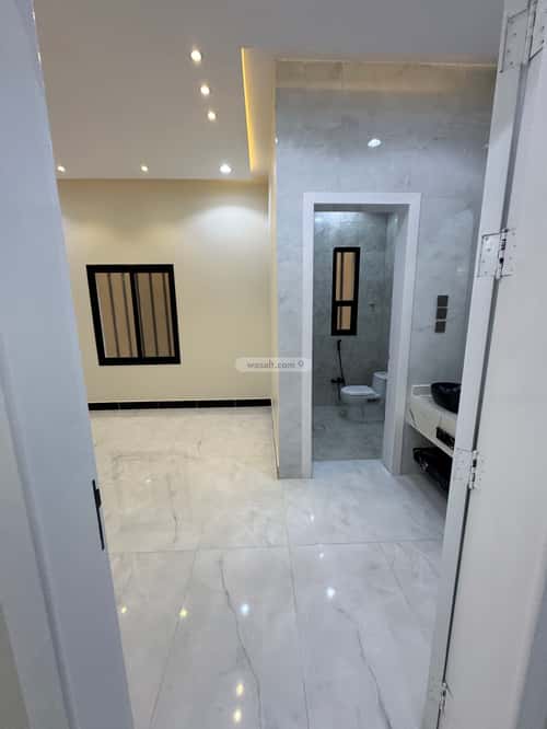 Floor 214 SQM with 6 Bedrooms Al-Wurud, Khamis Mushait