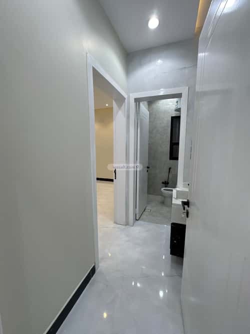 Floor 364 SQM with 8 Bedrooms Al-Wurud, Khamis Mushait