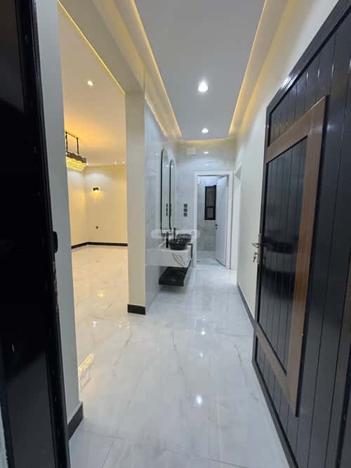 Floor 364 SQM with 8 Bedrooms Al-Wurud, Khamis Mushait