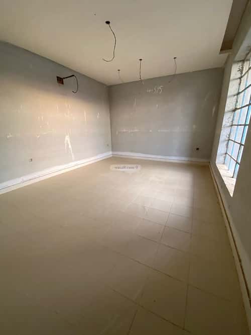 فيلا 567 متر مربع شمالية غربية على شارع 15م الياقوت، أبها