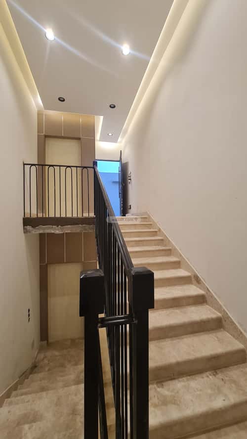 شقة 339 متر مربع ب 7 غرف سلطانة، أبها