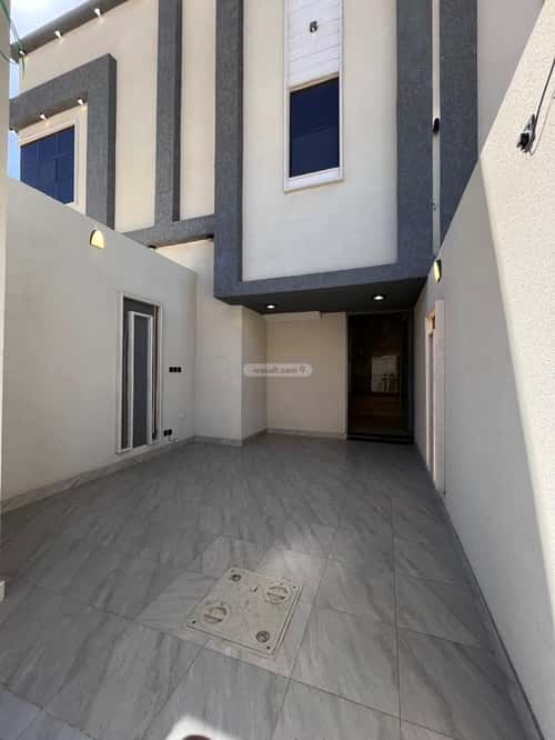 Floor 378 SQM with 7 bedrooms النور، خميس مشيط