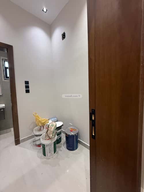 Floor 175 SQM with 5 Bedrooms As-Safa, Central Riyadh, Riyadh