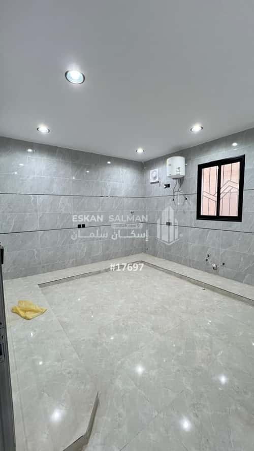 Villa 347 SQM facing North on 25m width street الروضة، نجران