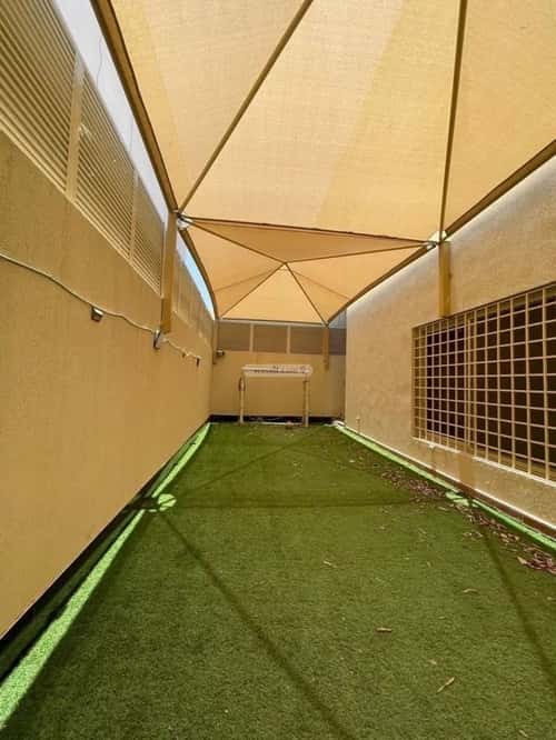 فيلا 287.5 متر مربع شمالية على شارع 12م النهضة، شمال جدة، جدة