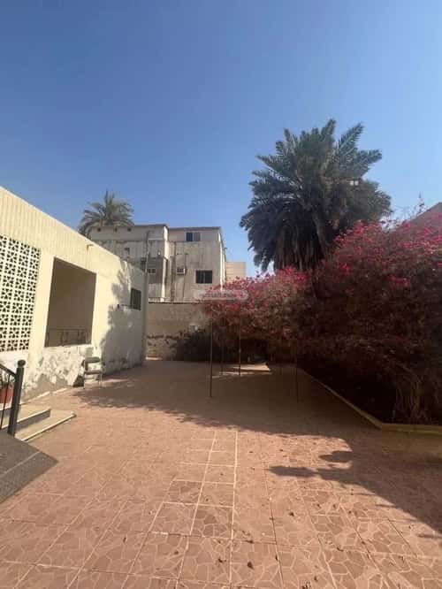 فيلا 845 متر مربع شمالية غربية على شارع 11م الحمراء، شمال جدة، جدة