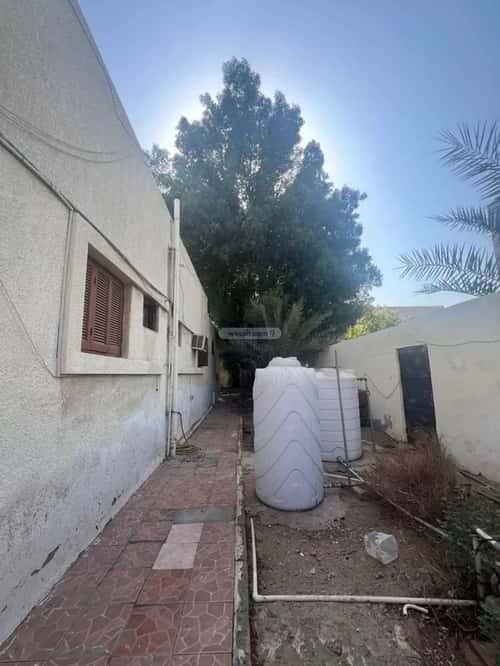 فيلا 845 متر مربع شمالية غربية على شارع 11م الحمراء، شمال جدة، جدة