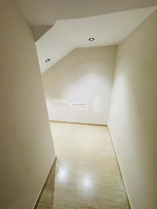 فيلا 326 متر مربع شرقية على شارع 12م الرحبة، الطائف