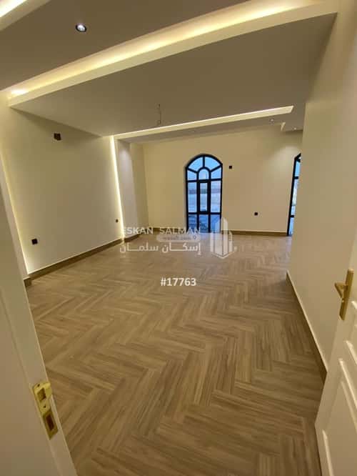 فيلا 437.5 متر مربع شمالية على شارع 30م الشراع، الخبر