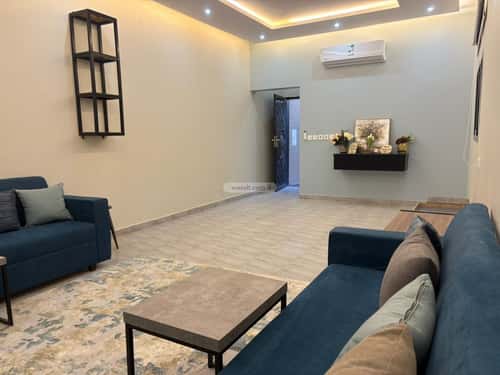 Rest House 500 SQM Facing South on 15m Width Street Audat Sudair, Hautat Sudair