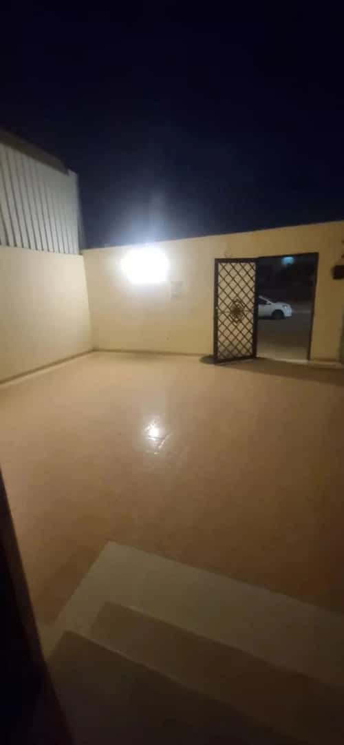 فيلا 260 متر مربع شمالية على شارع 15م المونسية، شرق الرياض، الرياض