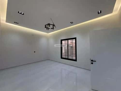 فيلا 592 متر مربع شمالية غربية على شارع 16م الأمير عبدالله، بيشة