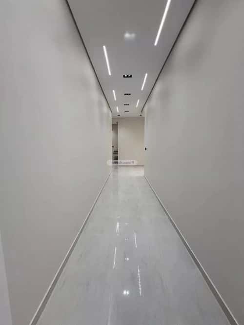 فيلا 592 متر مربع شمالية غربية على شارع 16م الأمير عبدالله، بيشة