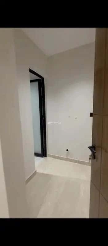 Apartment with 4 Bedrooms Al Wahah, Aldammam