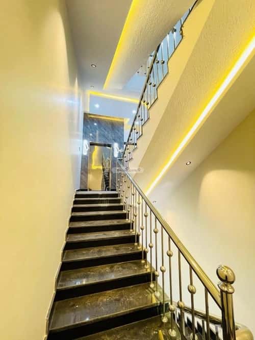 دور 334.7 متر مربع ب 8 غرف الورود، خميس مشيط