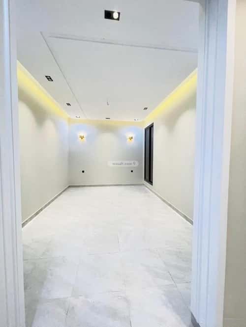 Floor 334 SQM with 8 bedrooms الورود، خميس مشيط