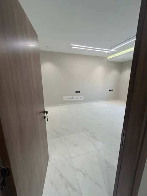 شقة 5 غرف في الروضة