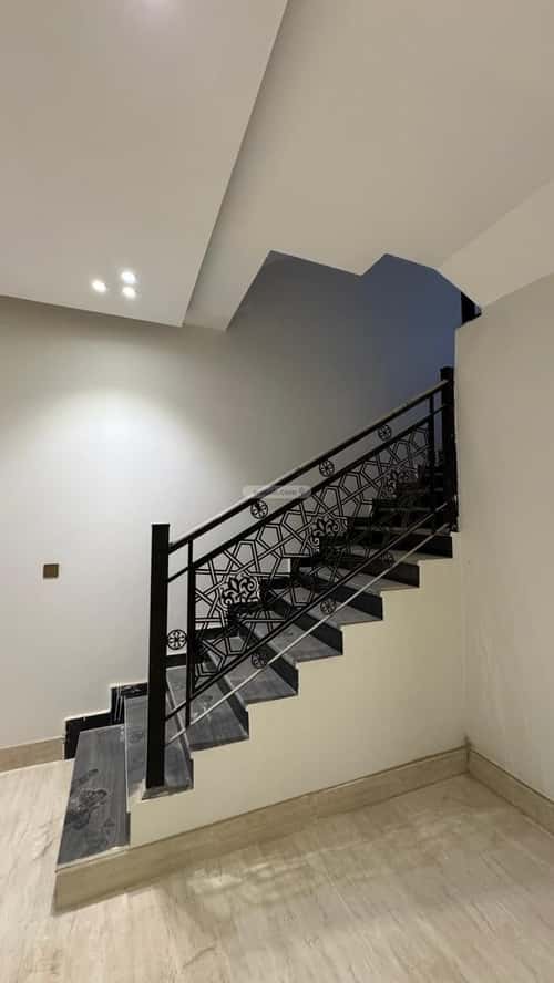 Villa 278 SQM Facing North on 18m Width Street King Fahad Dist, Aldammam