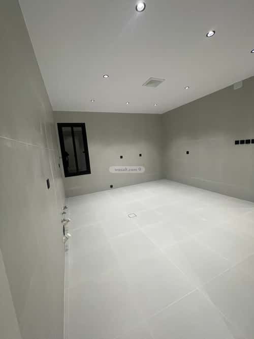 Floor 244 SQM with 6 bedrooms الزهور، أبها