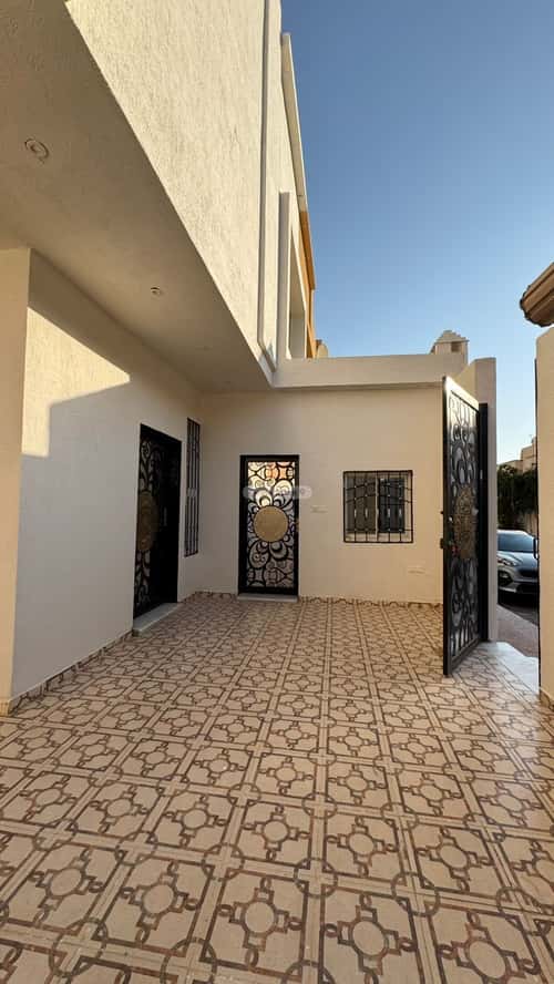 فيلا 200 متر مربع شمالية على شارع 20م وادي لبن - طويق، غرب الرياض، الرياض