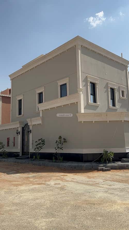 فيلا 300 متر مربع شمالية على شارع 15م ظهرة لبن، غرب الرياض، الرياض