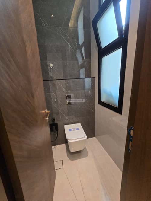 فيلا 425 متر مربع شمالية على شارع 15م المونسية، شرق الرياض، الرياض