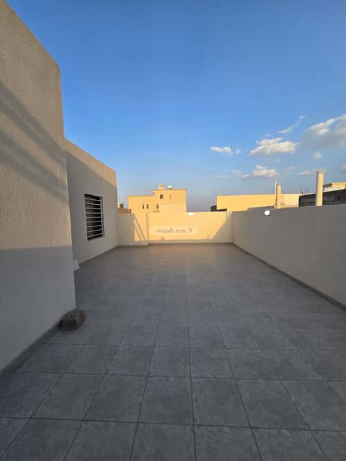 Villa 230 SQM Facing East on 20m Width Street The Light, Khamis Mushait