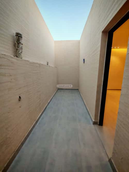 Floor 222.42 SQM with 6 Bedrooms Al-Janadriyah, East Riyadh, Riyadh