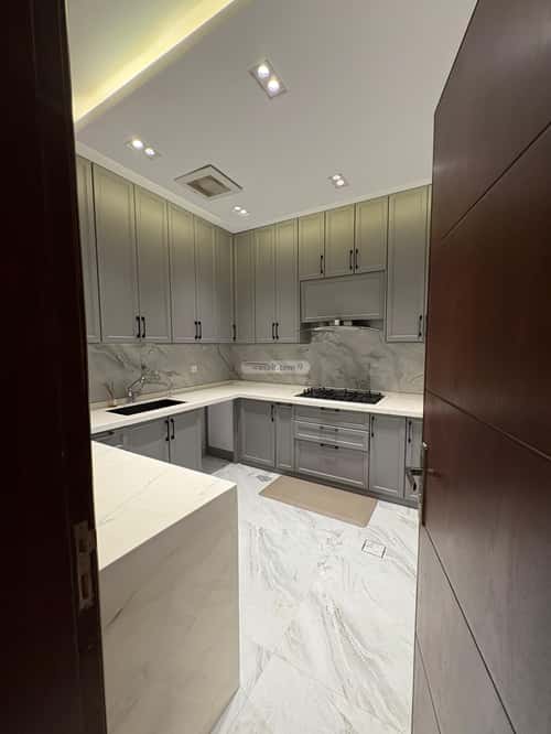 شقة 226 متر مربع ب 5 غرف الورود، جنوب جدة، جدة