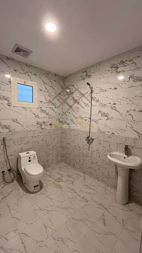 Apartment with 5 Bedrooms Al-Mohammadiyah 2, Jazan