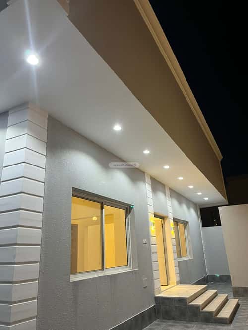 فيلا 300 متر مربع شمالية على شارع 15م النور، شمال جدة، جدة