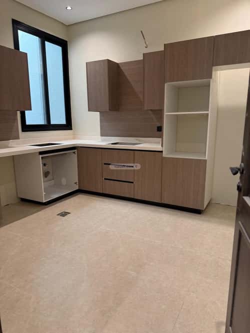 شقة ب 5 غرف طيبة، الدمام