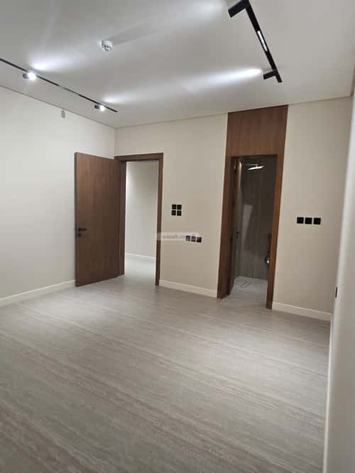 Apartment with 5 Bedrooms Al-Hazm, West Riyadh, Riyadh