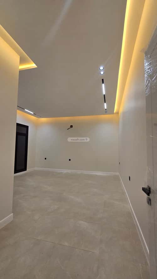 Floor 189 SQM with 8 bedrooms بدر، جنوب الرياض، الرياض