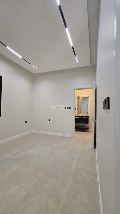 Floor 213 SQM with 7 bedrooms بدر، جنوب الرياض، الرياض