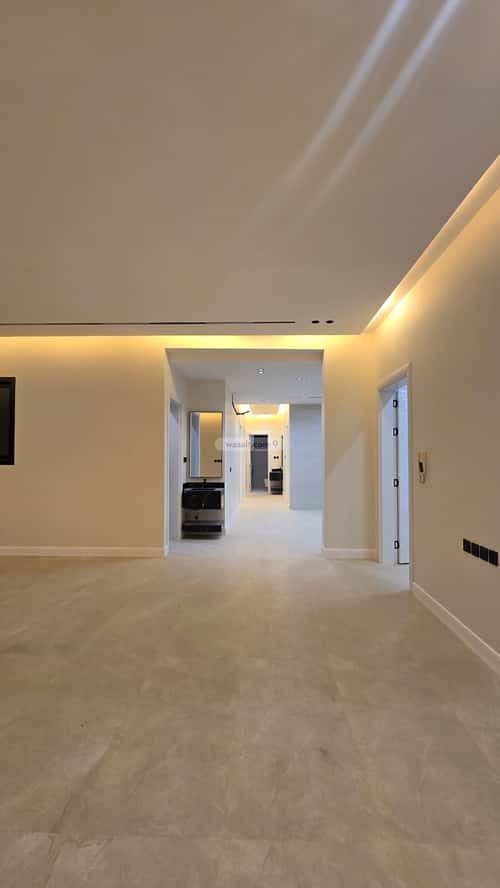 Floor 213 SQM with 7 bedrooms بدر، جنوب الرياض، الرياض