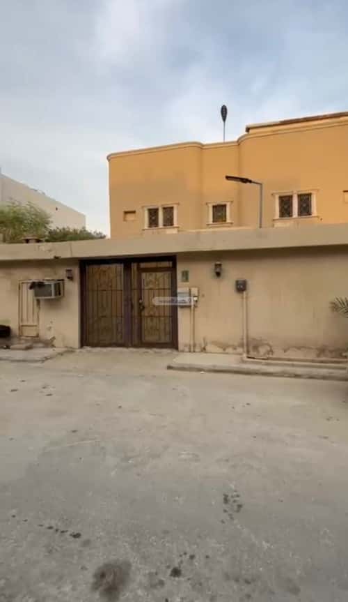 فيلا 650 متر مربع غربية على شارع 12م الوادي، شمال الرياض، الرياض