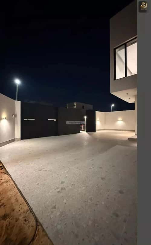 Villa 432 SQM facing North West on 18m width street البحر، الخبر